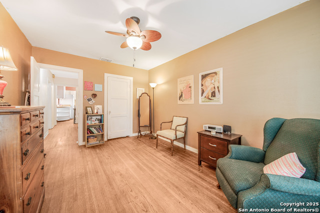 Image 21 of 30 For 205 Larkwood