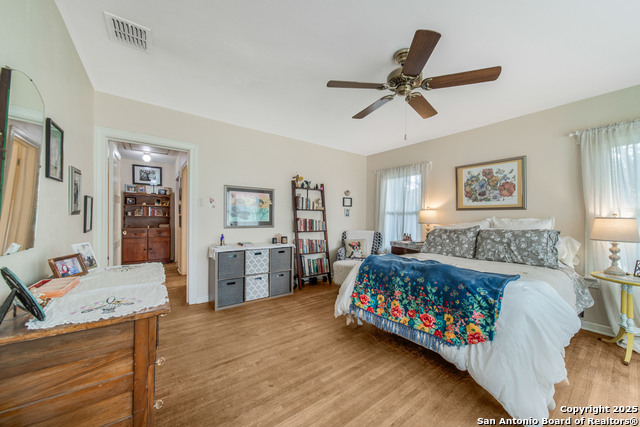 Image 23 of 30 For 205 Larkwood