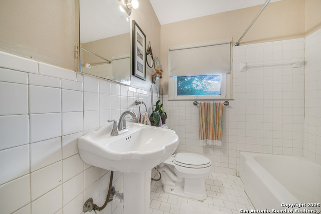 Image 24 of 30 For 205 Larkwood