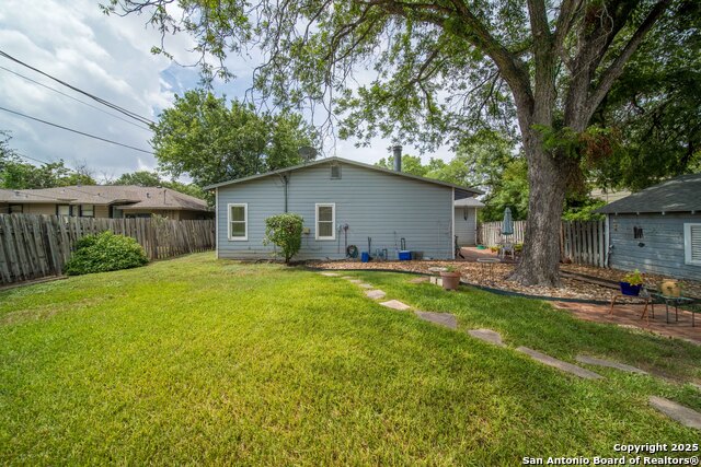 Image 28 of 30 For 205 Larkwood