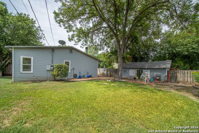 Image 29 of 30 For 205 Larkwood