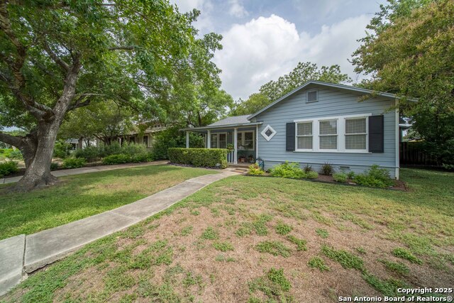 Image 3 of 30 For 205 Larkwood