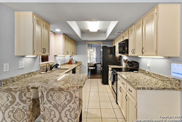 Image 8 of 23 For 19903 Encino Grove
