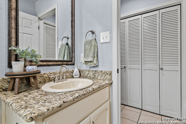 Image 9 of 23 For 19903 Encino Grove