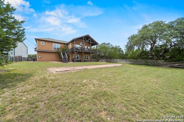 Listing photo id 22 for 617 Lake Island