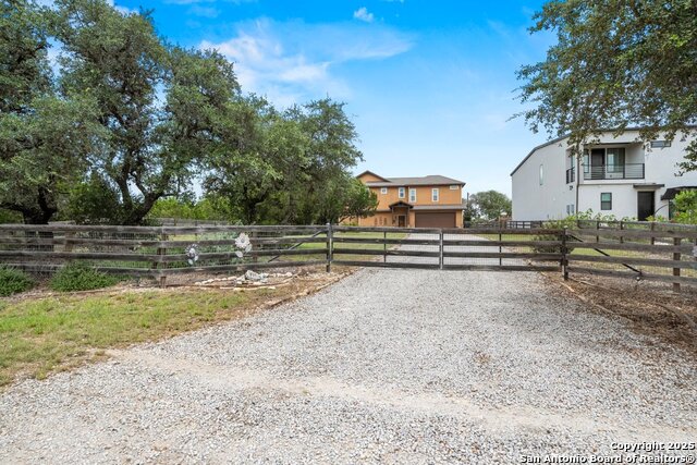 Listing photo id 25 for 617 Lake Island