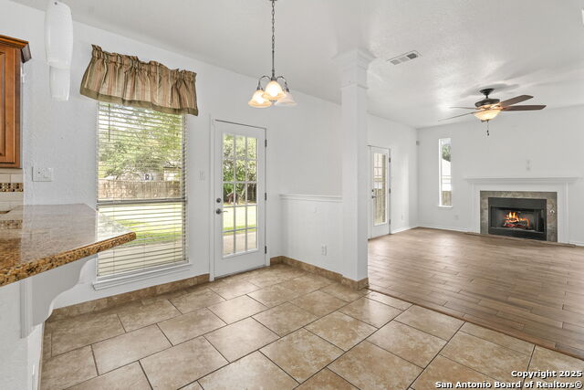 Listing photo id 11 for 4110 Buffalo Bayou