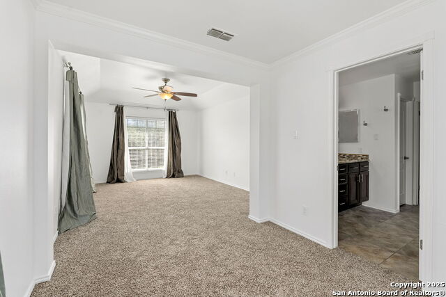 Listing photo id 14 for 4110 Buffalo Bayou