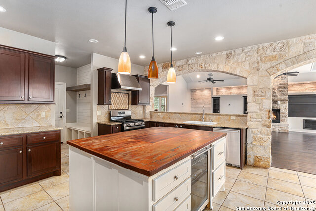 Image 13 of 39 For 2814 Comal Springs