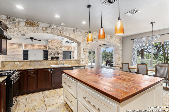 Image 15 of 39 For 2814 Comal Springs