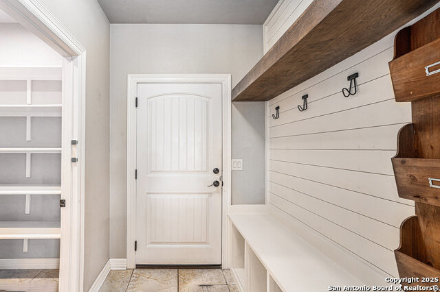 Image 16 of 39 For 2814 Comal Springs