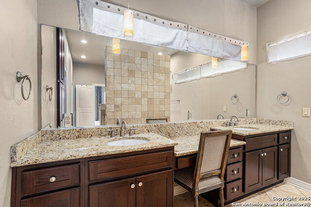 Image 27 of 39 For 2814 Comal Springs