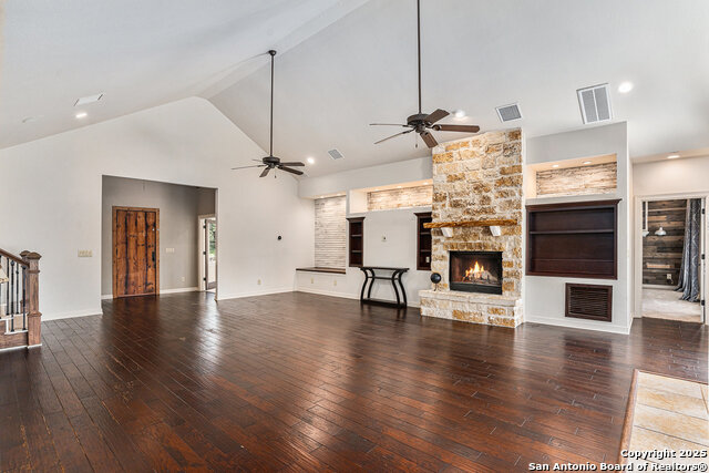 Image 4 of 39 For 2814 Comal Springs