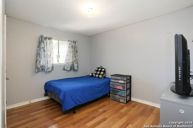 Image 14 of 32 For 246 Flintstone Ln
