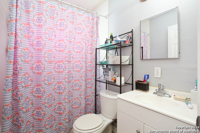 Image 16 of 32 For 246 Flintstone Ln