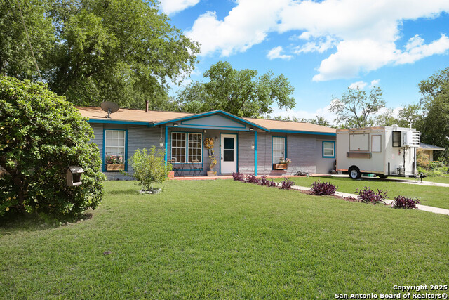 Image 3 of 32 For 246 Flintstone Ln