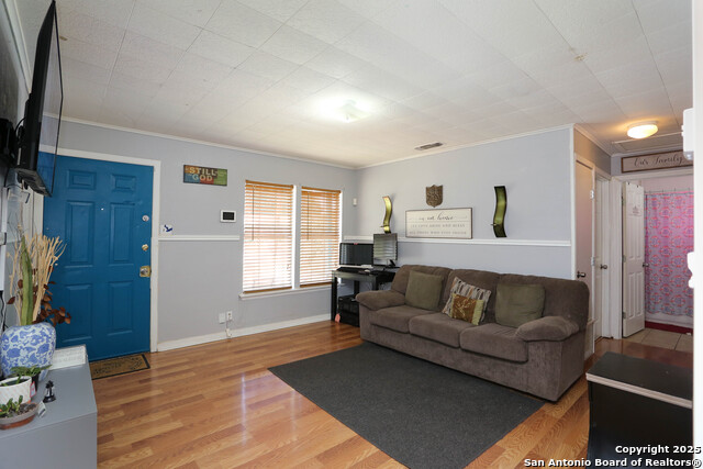 Image 4 of 32 For 246 Flintstone Ln