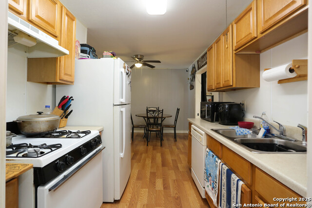 Image 9 of 32 For 246 Flintstone Ln