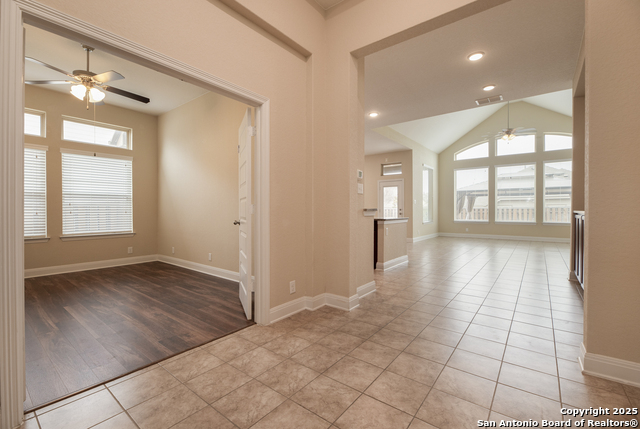 Listing photo id 9 for 3178 Daisy Meadow