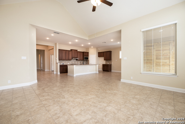 Listing photo id 10 for 3178 Daisy Meadow