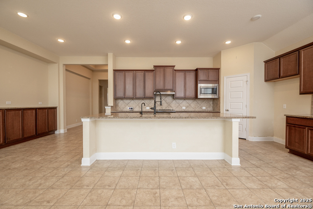 Listing photo id 18 for 3178 Daisy Meadow