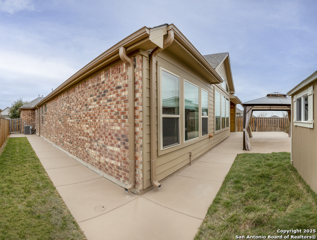 Listing photo id 20 for 3178 Daisy Meadow