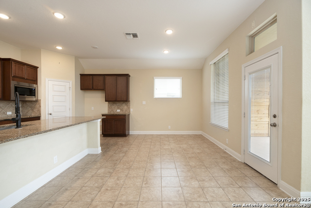 Listing photo id 26 for 3178 Daisy Meadow