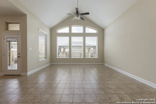 Listing photo id 3 for 3178 Daisy Meadow