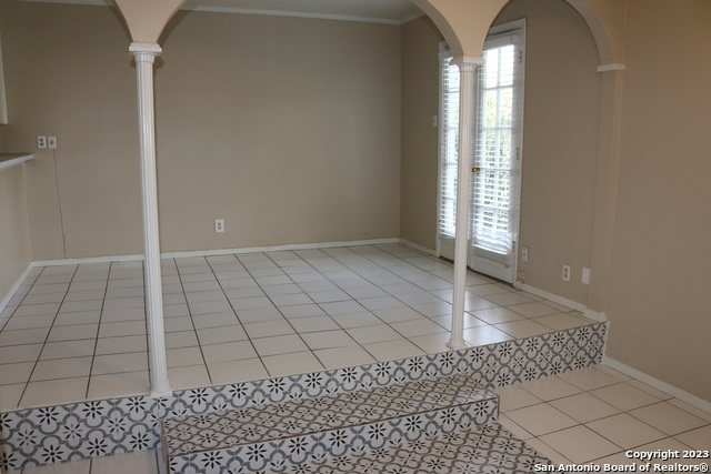 Image 3 of 12 For 66 Brees  Apt 5
