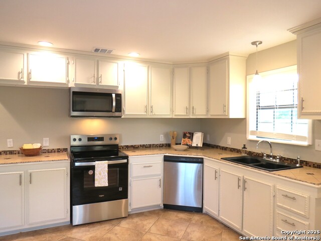 Image 4 of 17 For 226 River Bluff