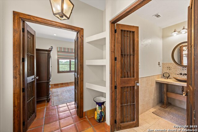 Listing photo id 34 for 135 Trillian Court