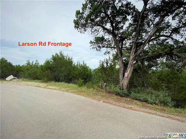 Listing photo id 6 for 01663 Larson Dr