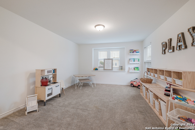 Listing photo id 15 for 627 Anthem Ln