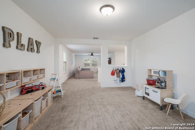 Listing photo id 16 for 627 Anthem Ln
