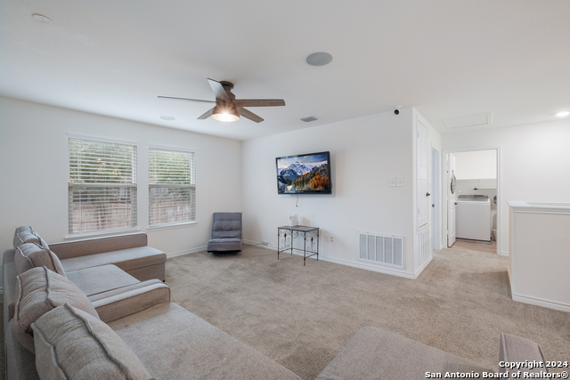 Listing photo id 19 for 627 Anthem Ln