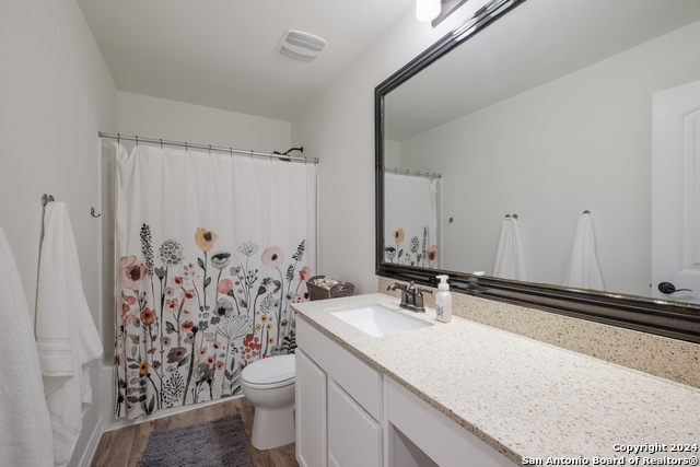 Listing photo id 23 for 627 Anthem Ln