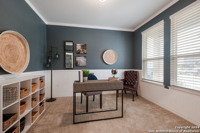 Listing photo id 2 for 627 Anthem Ln