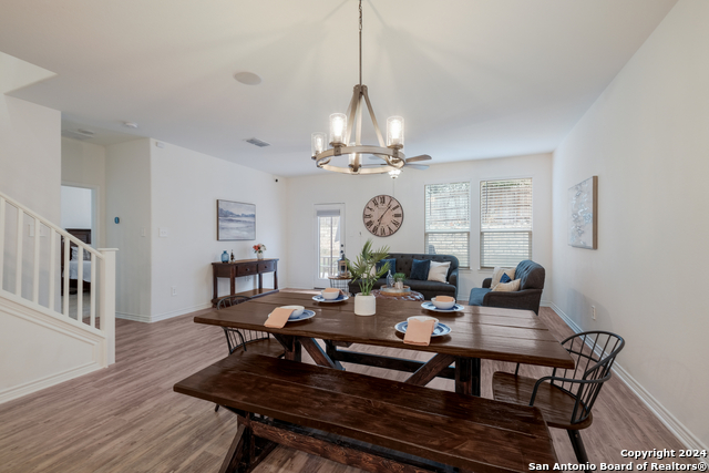 Listing photo id 5 for 627 Anthem Ln