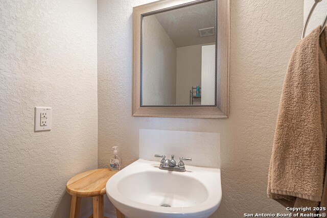 Image 14 of 34 For 228 Willow Crest