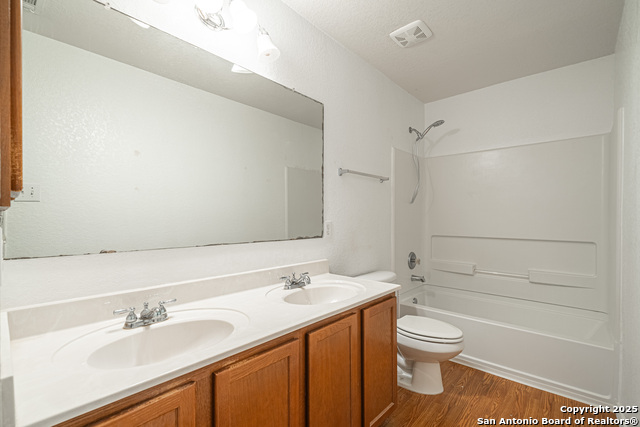 Image 21 of 34 For 228 Willow Crest