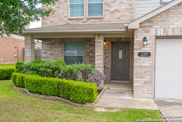Image 4 of 34 For 228 Willow Crest