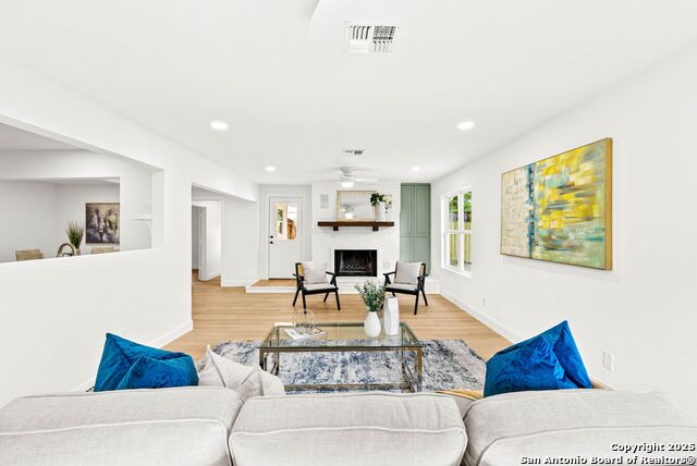 Image 15 of 43 For 331 Waxwood Lane