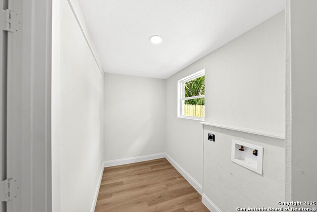 Image 18 of 43 For 331 Waxwood Lane