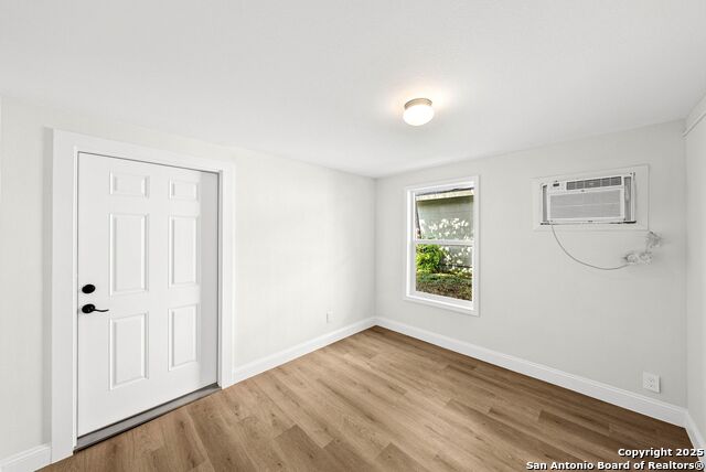 Image 19 of 43 For 331 Waxwood Lane