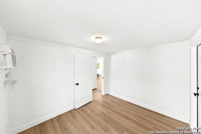 Image 20 of 43 For 331 Waxwood Lane