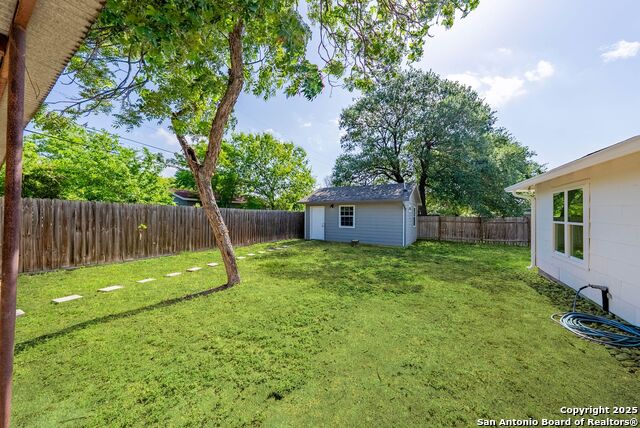 Image 40 of 43 For 331 Waxwood Lane