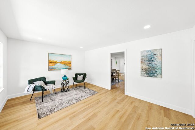 Image 5 of 43 For 331 Waxwood Lane