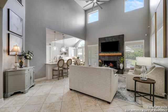 Listing photo id 8 for 710 Rio Springs