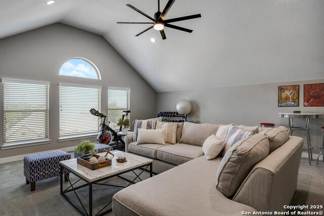 Listing photo id 32 for 710 Rio Springs
