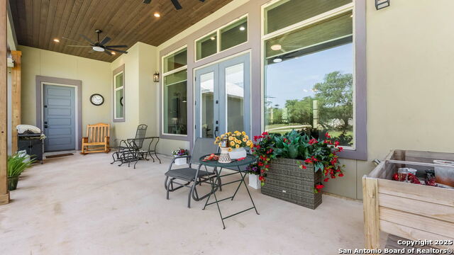 Listing photo id 19 for 924 Annabelle Ave.